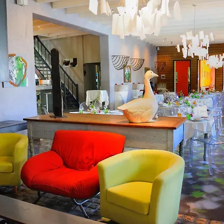 Chateau-hotel De 3*
