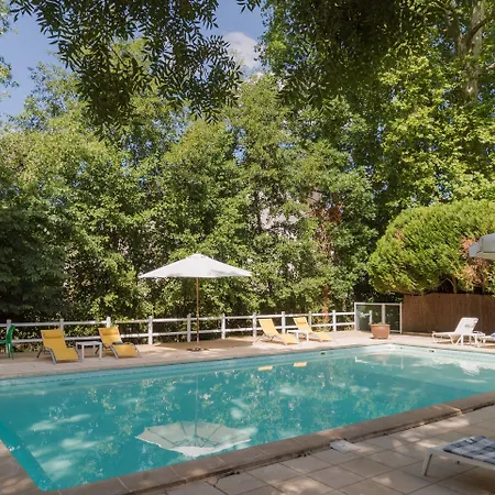 Hotel Chateau-hotel De 3*