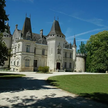 Chateau-hotel De 3* Nieuil