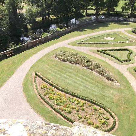 Chateau-hotel De 3* Nieuil