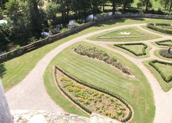 Chateau-hotel De 3* Nieuil